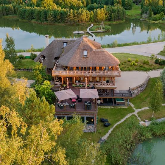 Jonathan SPA Estate