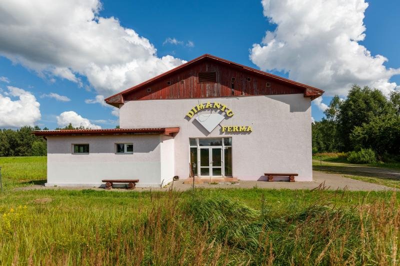 Dimantu ferma viesu nams
