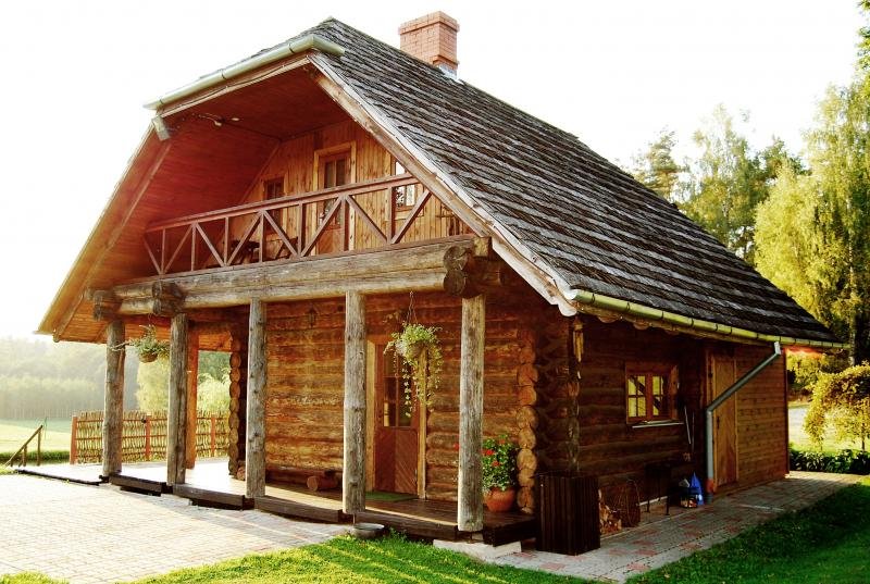 Lejasbisenieki viesu nams