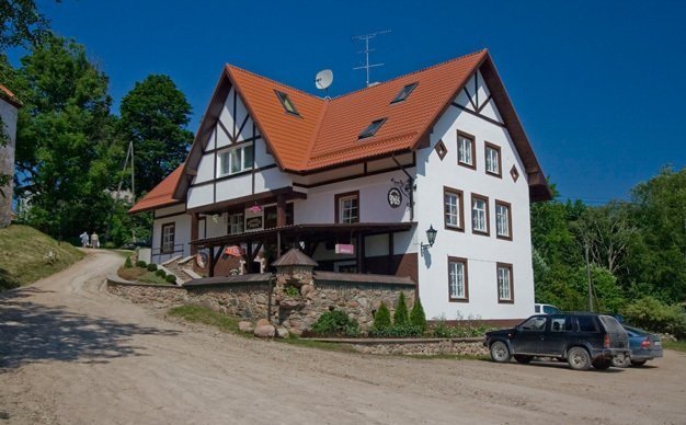 Pils viesnīca