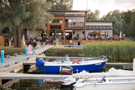 Lake House Resto