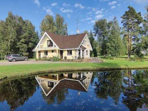 Viesu un ciemiņu brīvdienu nams Villa VĒJROZES viesu nams