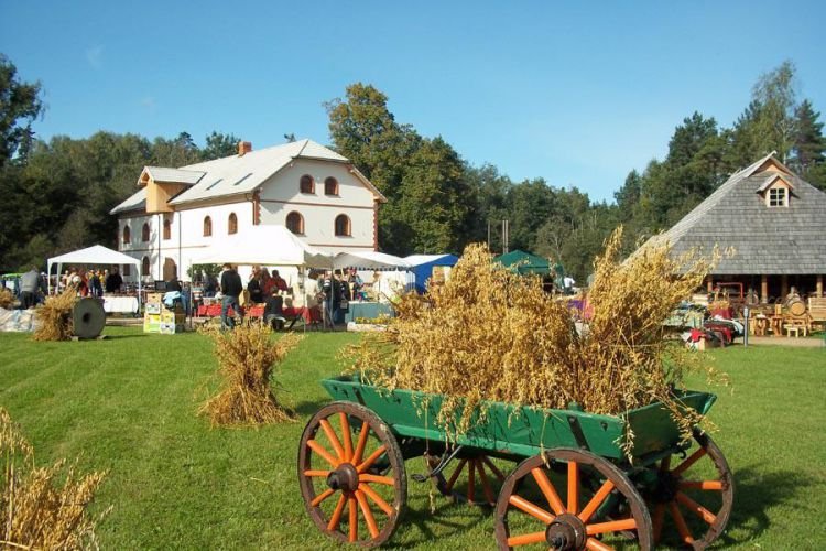 Ausekļu dzirnavas