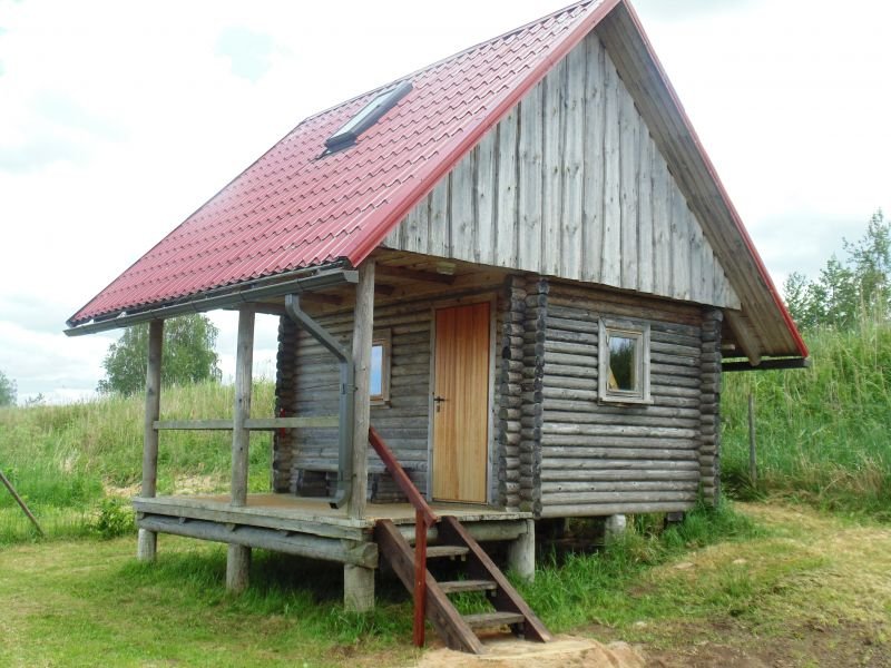 Mājiņa Babītes ezera krastā